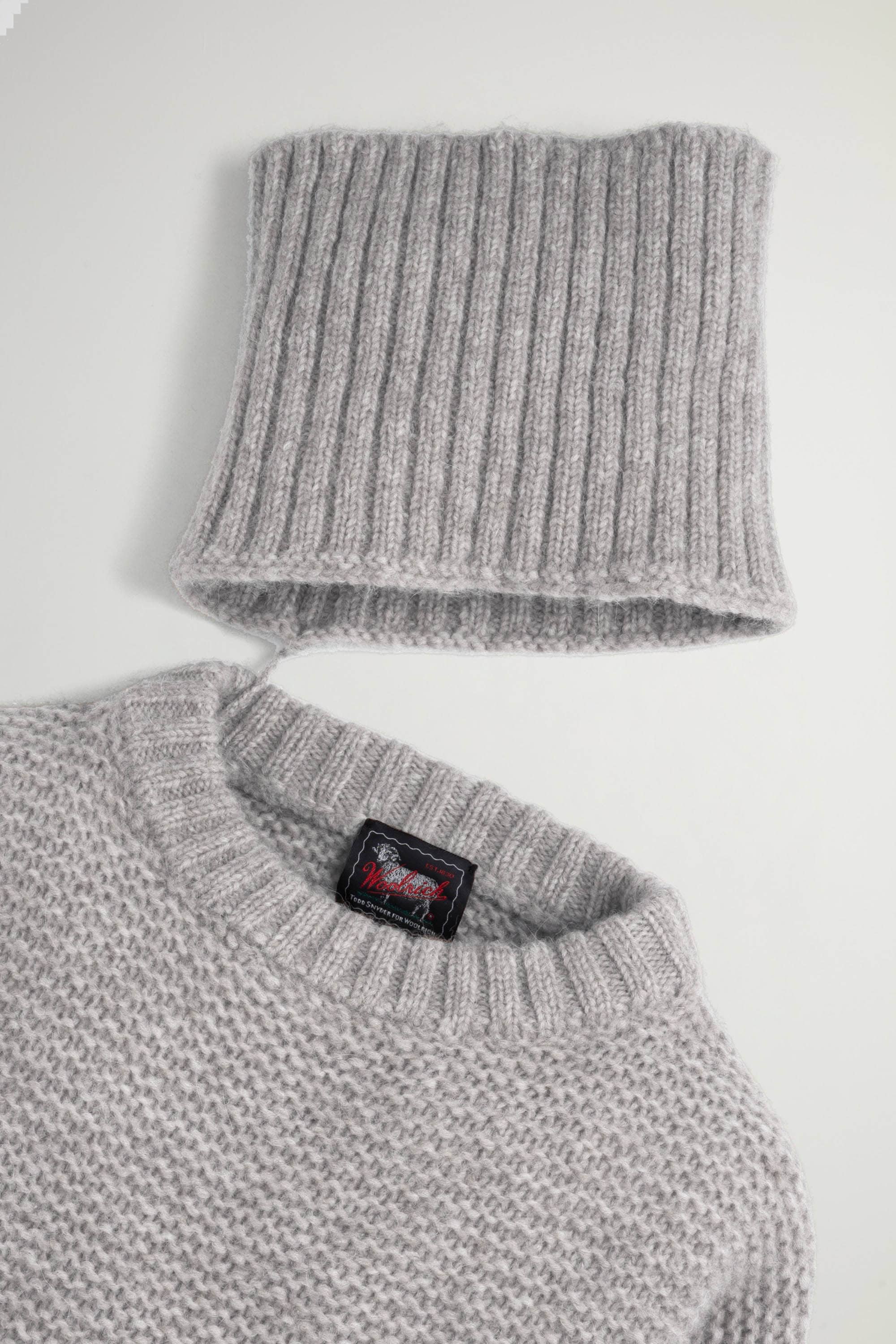 デタッチャブル カラー セーター / DETACHABLE COLLAR SWEATER